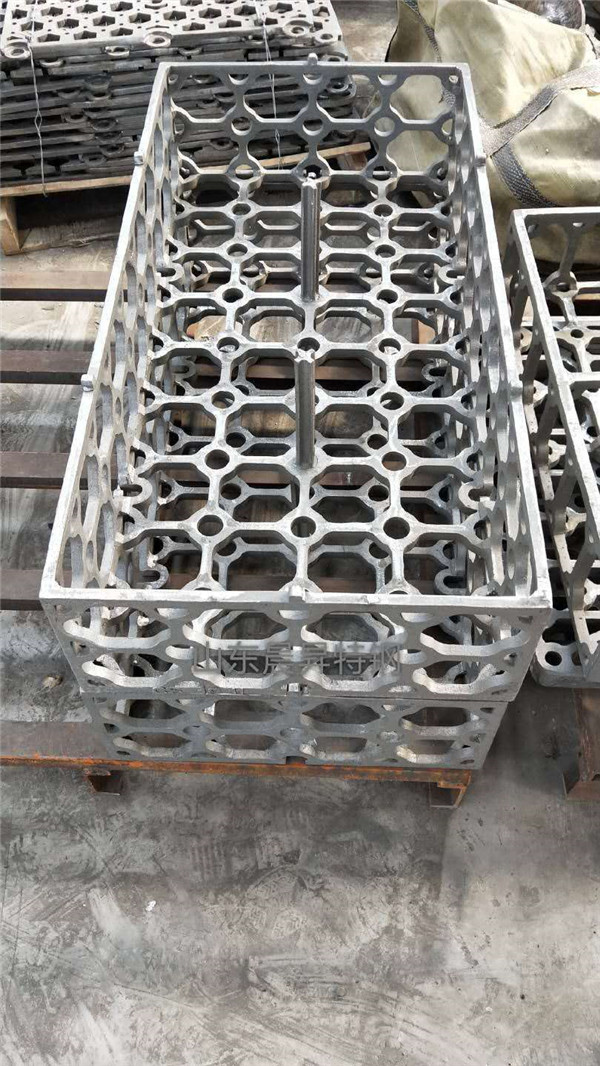 熱處理爐底板材質(zhì)應(yīng)如何選用？