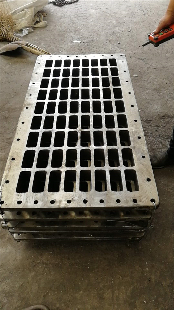 熱處理爐底板的維修